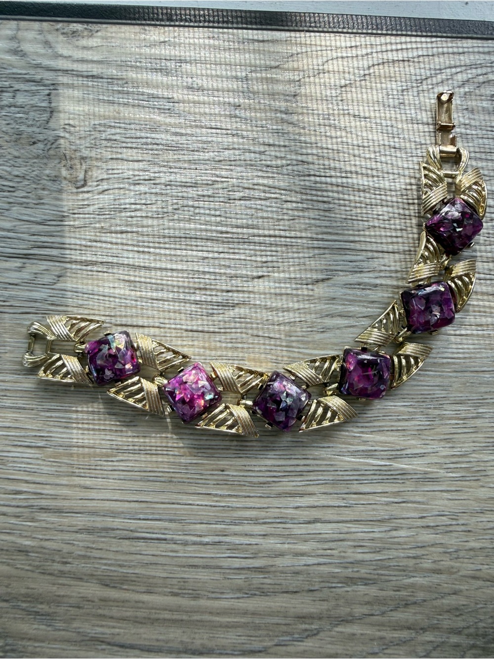 Vintage Coro Gold-Tone Bracelet with Purple  Lucite Confetti Stones - Picture 2 of 7